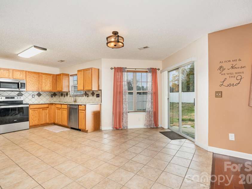 14121 Rouda Lane, Charlotte, NC 28269.  MLS# CAR4316294, YatesRealty ID 6824. 