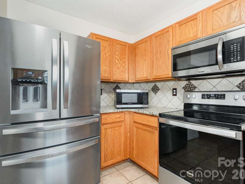 14121 Rouda Lane, Charlotte, NC 28269.  MLS# CAR4316294, YatesRealty ID 6824. 