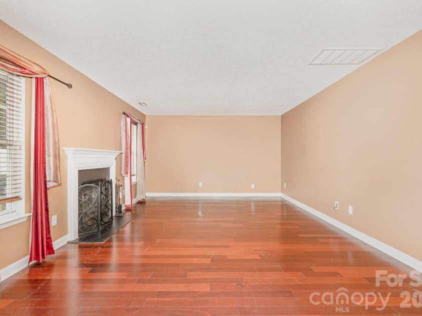 14121 Rouda Lane, Charlotte, NC 28269.  MLS# CAR4316294, YatesRealty ID 6824. 