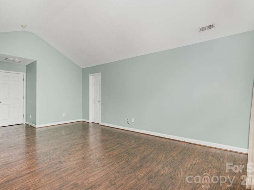 14121 Rouda Lane, Charlotte, NC 28269.  MLS# CAR4316294, YatesRealty ID 6824. 