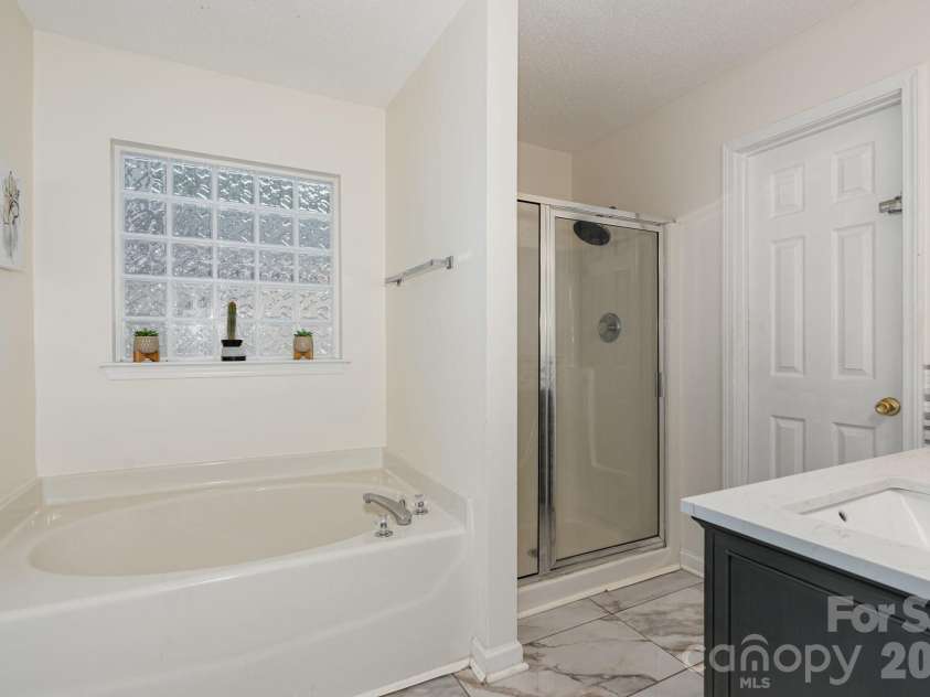 14121 Rouda Lane, Charlotte, NC 28269.  MLS# CAR4316294, YatesRealty ID 6824. 