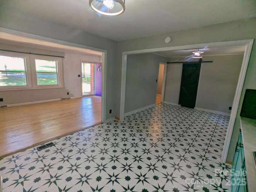 805 Mark Drive, Shelby, NC 28152.  MLS# CAR4245771, YatesRealty ID 6824. Kitchen and dining room