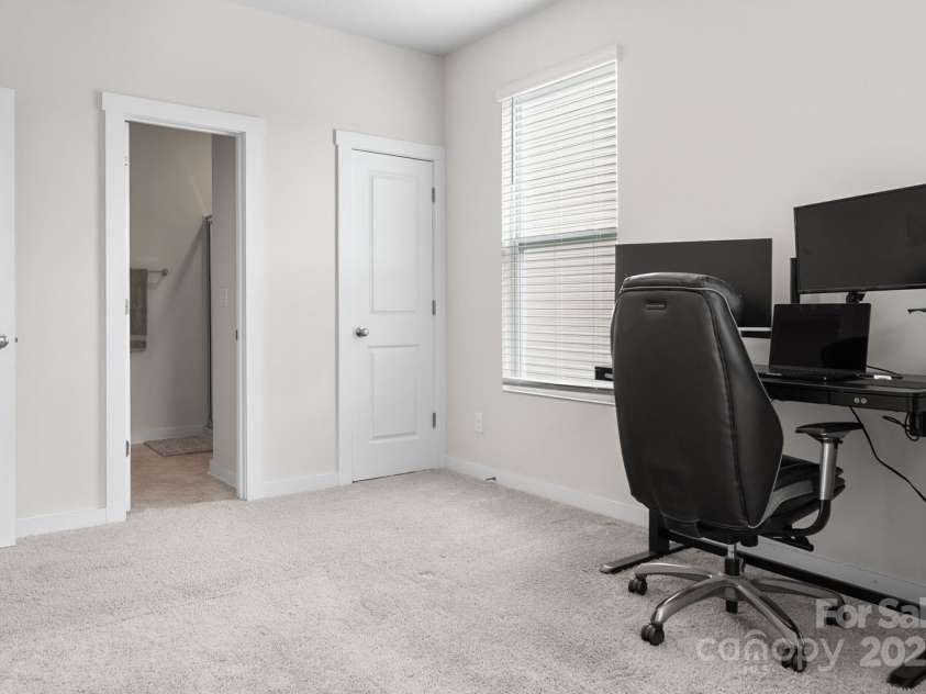 228 Brownstone Drive, Rock Hill, SC 29730.  MLS# CAR4246580, YatesRealty ID 6825. First floor bed