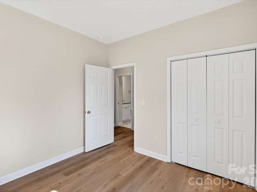 811 Craig Place, Shelby, NC 28150.  MLS# CAR4357072, YatesRealty ID 6825. 
