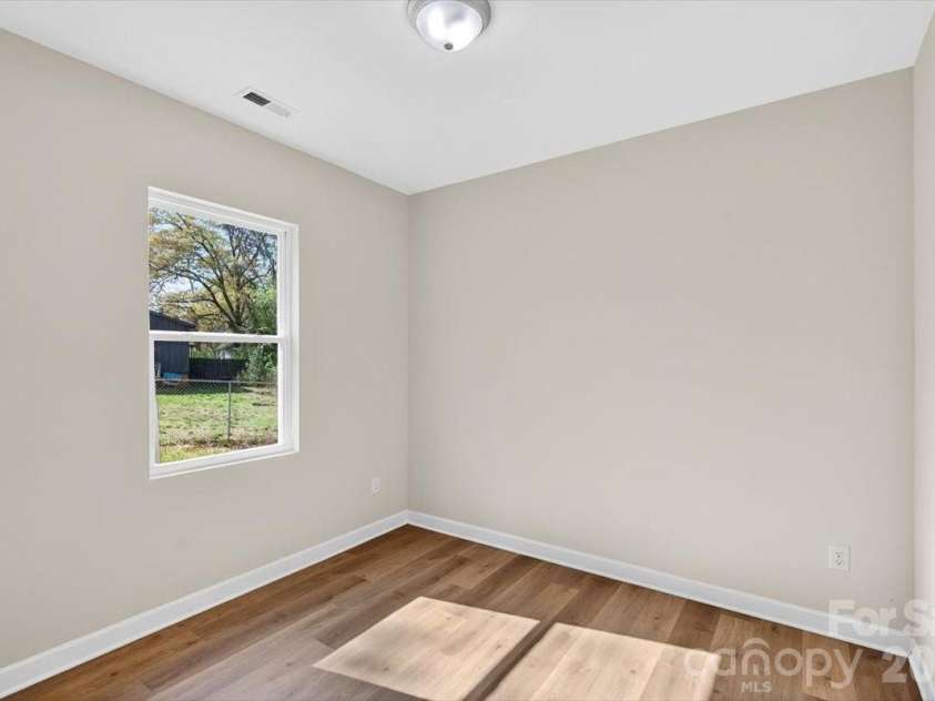 811 Craig Place, Shelby, NC 28150.  MLS# CAR4357072, YatesRealty ID 6825. 