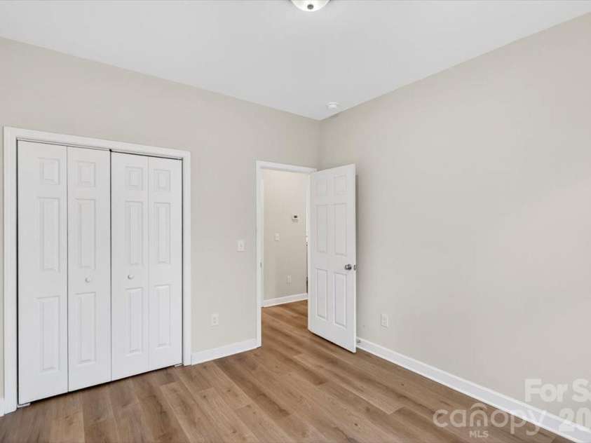 811 Craig Place, Shelby, NC 28150.  MLS# CAR4357072, YatesRealty ID 6825. 