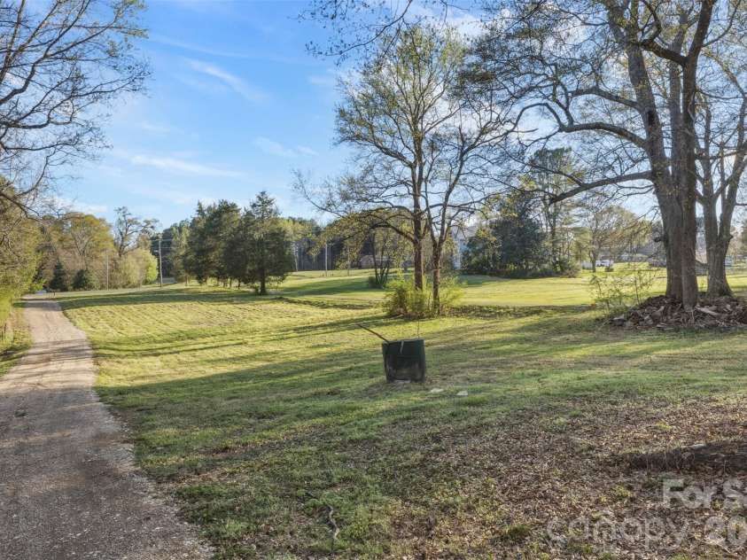 1123 Dallas Stanley Highway, Dallas, NC 28034.  MLS# CAR4359224, YatesRealty ID 6826. 