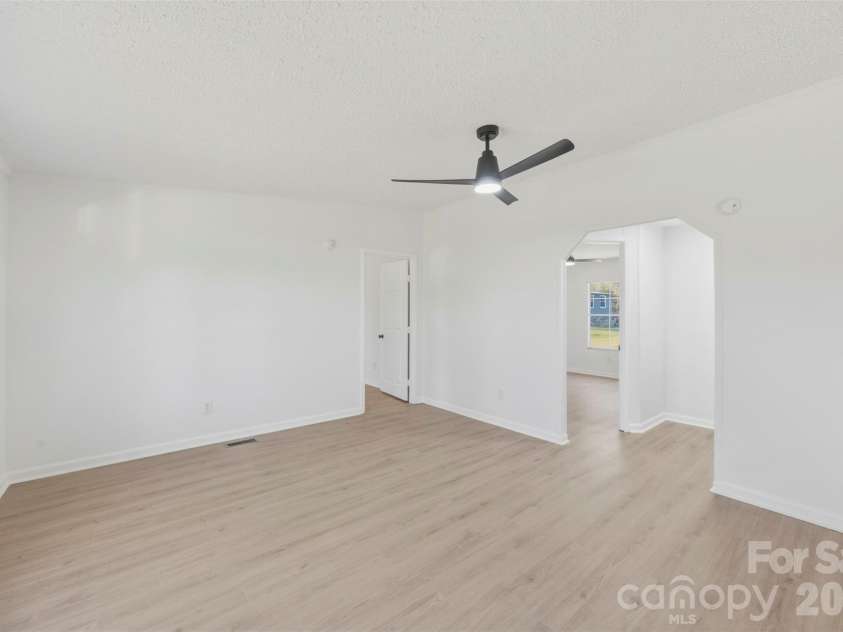 1123 Dallas Stanley Highway, Dallas, NC 28034.  MLS# CAR4359224, YatesRealty ID 6826. 