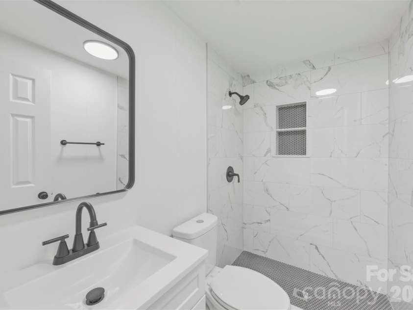 1123 Dallas Stanley Highway, Dallas, NC 28034.  MLS# CAR4359224, YatesRealty ID 6826. 