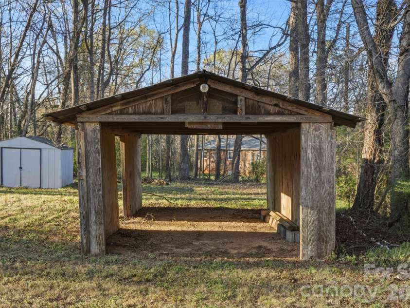1123 Dallas Stanley Highway, Dallas, NC 28034.  MLS# CAR4359224, YatesRealty ID 6826. 