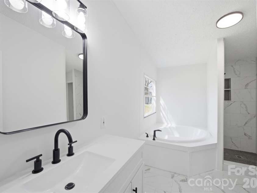 1123 Dallas Stanley Highway, Dallas, NC 28034.  MLS# CAR4359224, YatesRealty ID 6826. 