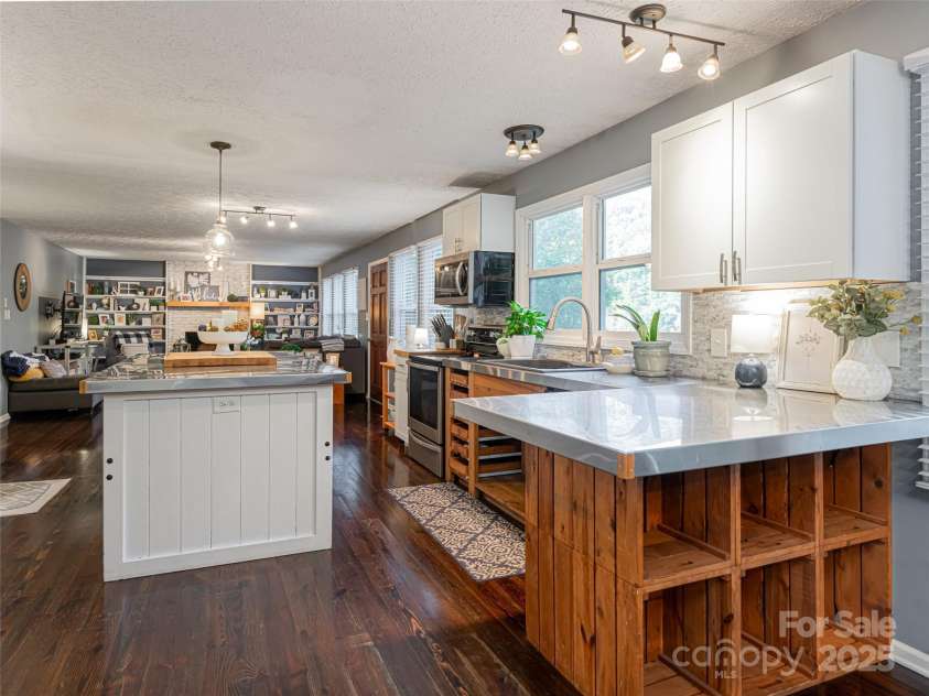 218 & 220 Old Fellowship Road, Swannanoa, NC 28778.  MLS# CAR4241080, YatesRealty ID 6826. 