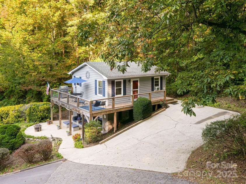 218 & 220 Old Fellowship Road, Swannanoa, NC 28778.  MLS# CAR4241080, YatesRealty ID 6826. 