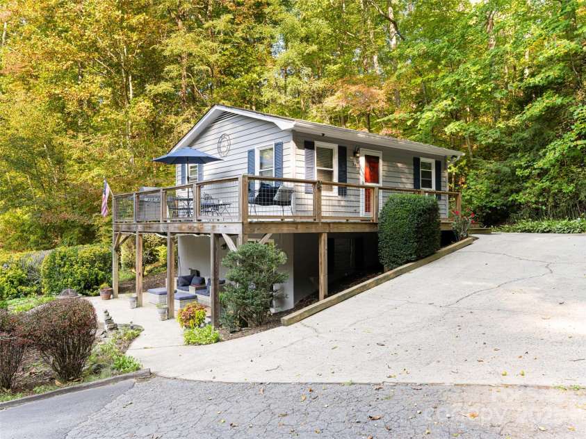218 & 220 Old Fellowship Road, Swannanoa, NC 28778.  MLS# CAR4241080, YatesRealty ID 6826. 