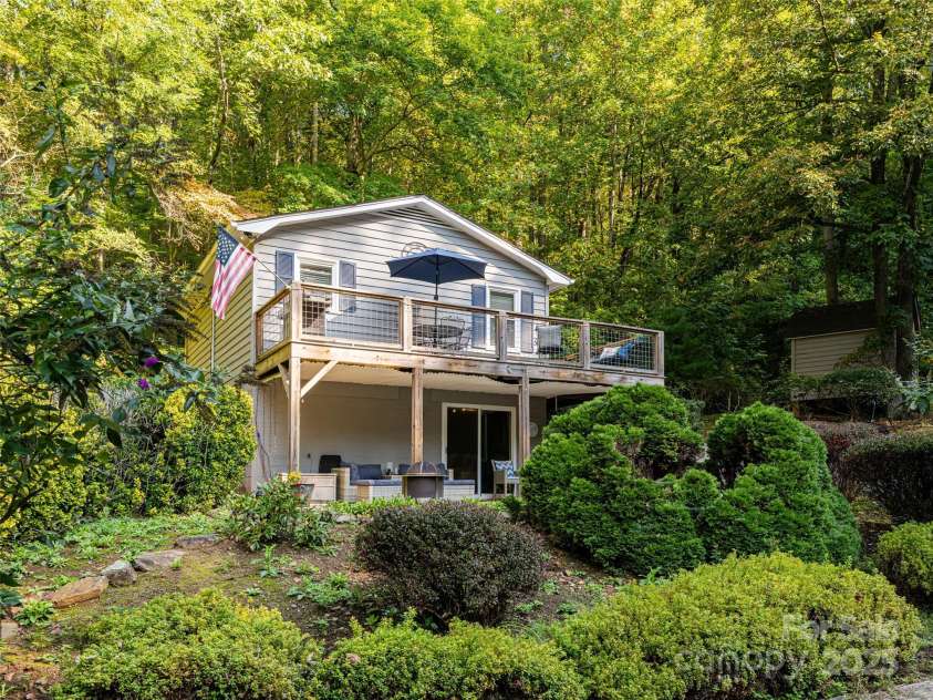 218 & 220 Old Fellowship Road, Swannanoa, NC 28778.  MLS# CAR4241080, YatesRealty ID 6826. 