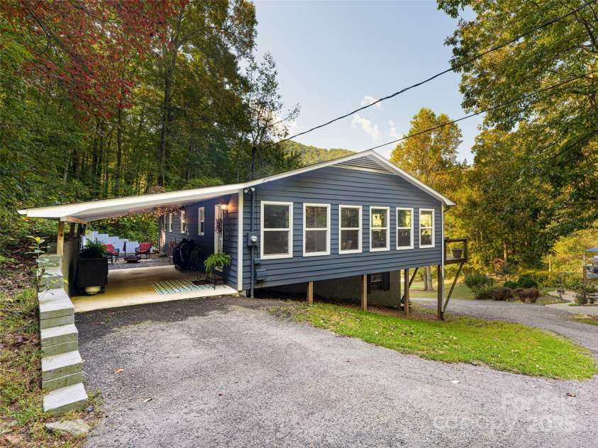 218 & 220 Old Fellowship Road, Swannanoa, NC 28778.  MLS# CAR4241080, YatesRealty ID 6826. 