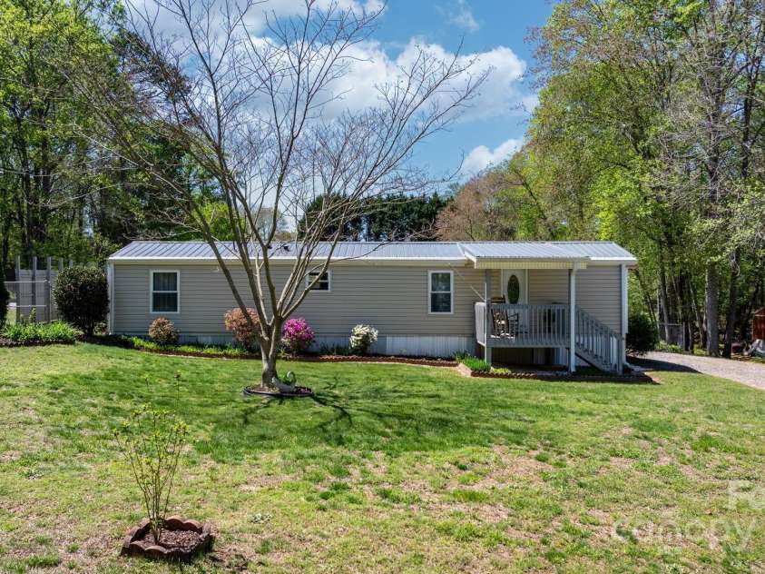 8705 Carroll Street, Hickory, NC 28601.  MLS# CAR4247664, YatesRealty ID 6828. 
