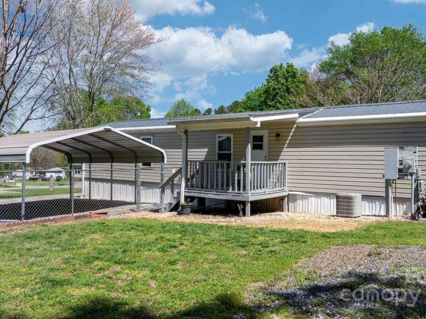 8705 Carroll Street, Hickory, NC 28601.  MLS# CAR4247664, YatesRealty ID 6828. 