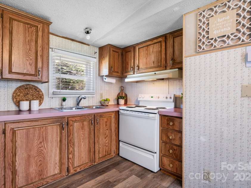 8705 Carroll Street, Hickory, NC 28601.  MLS# CAR4247664, YatesRealty ID 6828. 