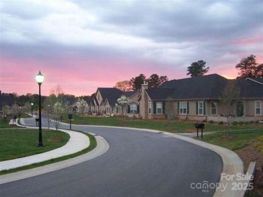 833 B Wynnshire Drive, Hickory, NC 28601.  MLS# CAR4149674, YatesRealty ID 6829. Sunset
