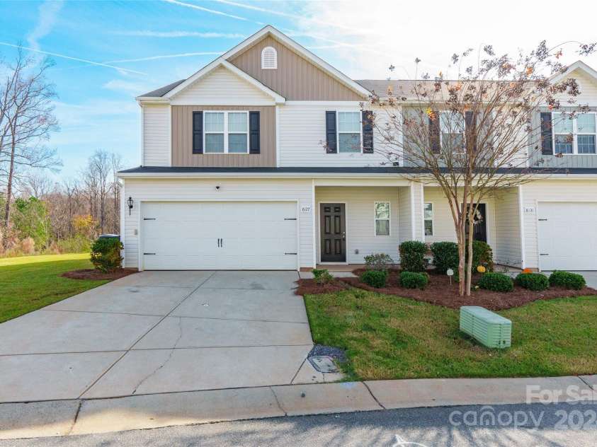8127 Paw Club Drive, Charlotte, NC 28214.  MLS# CAR4203858, YatesRealty ID 683. 
