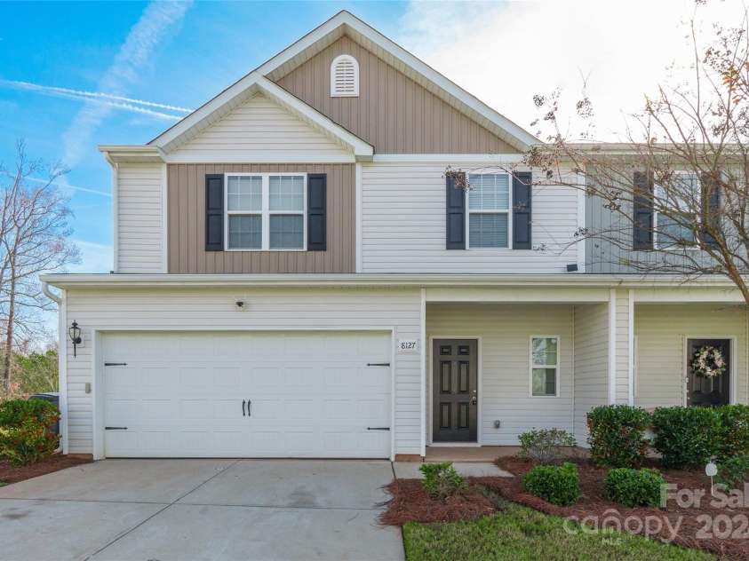 8127 Paw Club Drive, Charlotte, NC 28214.  MLS# CAR4203858, YatesRealty ID 683. 