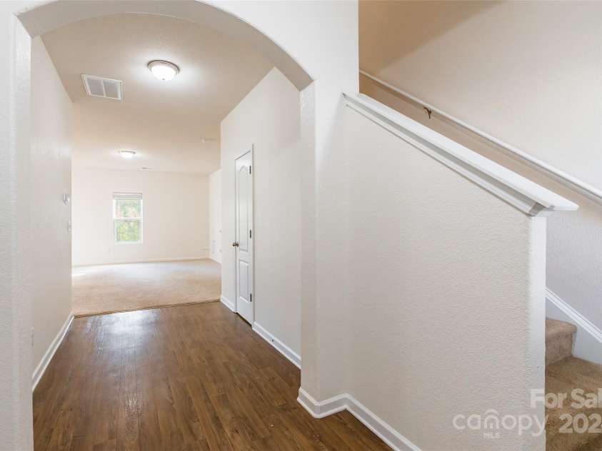 8127 Paw Club Drive, Charlotte, NC 28214.  MLS# CAR4203858, YatesRealty ID 683. 