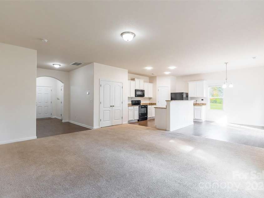 8127 Paw Club Drive, Charlotte, NC 28214.  MLS# CAR4203858, YatesRealty ID 683. 