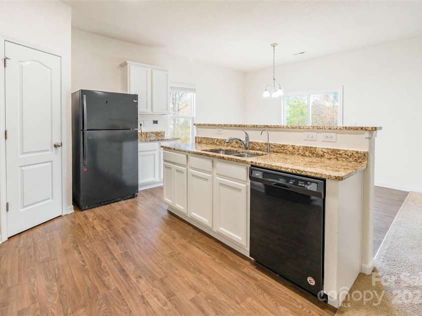 8127 Paw Club Drive, Charlotte, NC 28214.  MLS# CAR4203858, YatesRealty ID 683. 