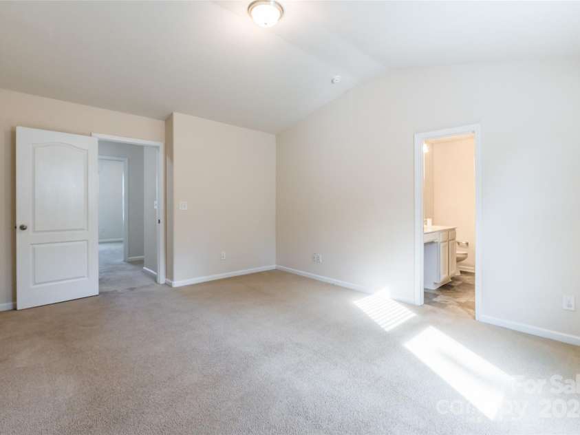 8127 Paw Club Drive, Charlotte, NC 28214.  MLS# CAR4203858, YatesRealty ID 683. 