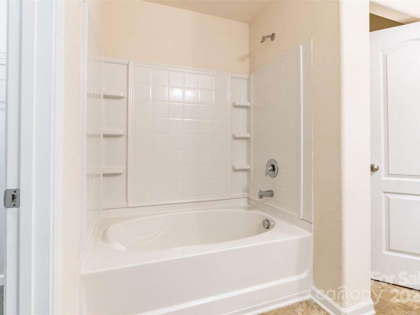 8127 Paw Club Drive, Charlotte, NC 28214.  MLS# CAR4203858, YatesRealty ID 683. 