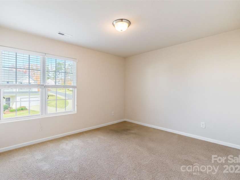 8127 Paw Club Drive, Charlotte, NC 28214.  MLS# CAR4203858, YatesRealty ID 683. 