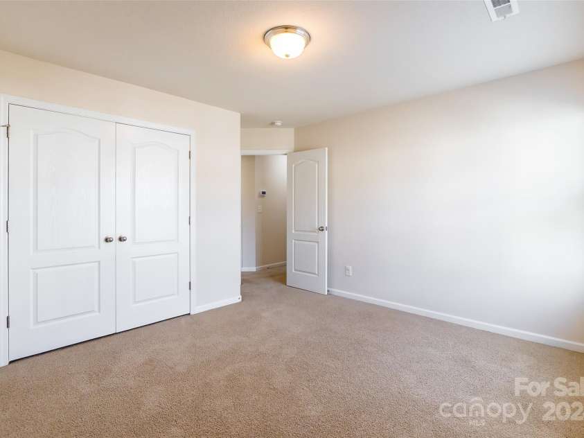 8127 Paw Club Drive, Charlotte, NC 28214.  MLS# CAR4203858, YatesRealty ID 683. 