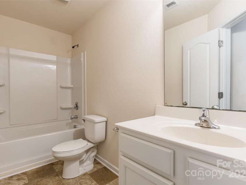 8127 Paw Club Drive, Charlotte, NC 28214.  MLS# CAR4203858, YatesRealty ID 683. 