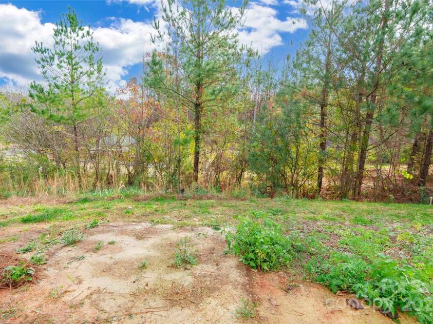 8127 Paw Club Drive, Charlotte, NC 28214.  MLS# CAR4203858, YatesRealty ID 683. 