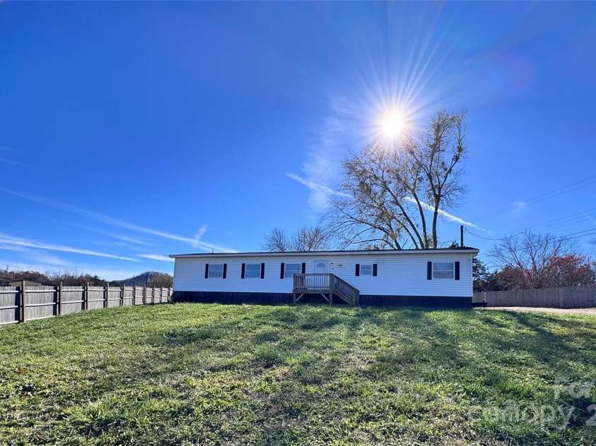 49 Cedar Drive, Marion, NC 28752.  MLS# CAR4203233, YatesRealty ID 6830. 