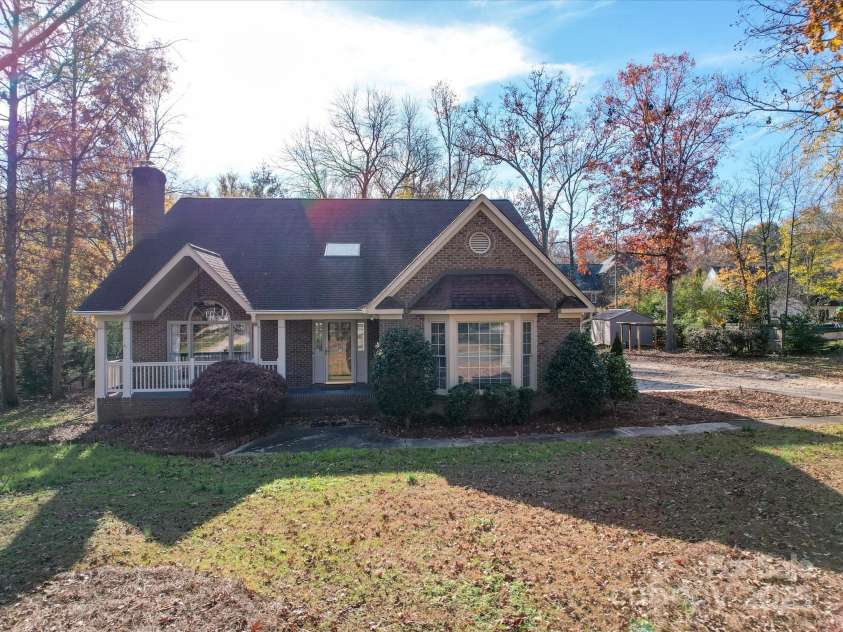 909 Woodhurst Drive, Monroe, NC 28110.  MLS# CAR4191822, YatesRealty ID 6831. 