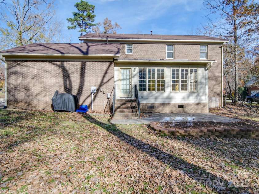 909 Woodhurst Drive, Monroe, NC 28110.  MLS# CAR4191822, YatesRealty ID 6831. 