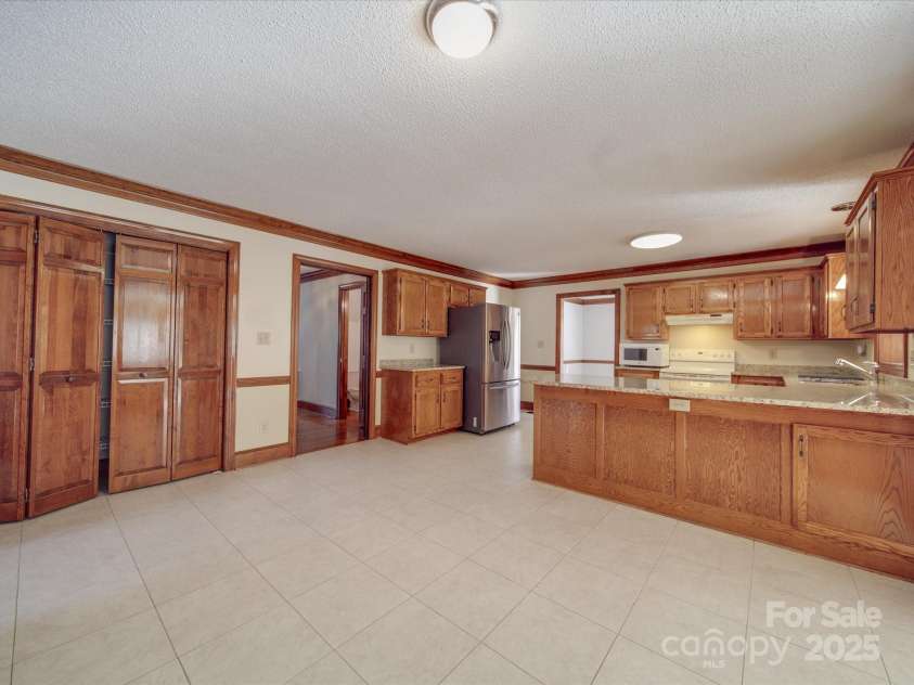 909 Woodhurst Drive, Monroe, NC 28110.  MLS# CAR4191822, YatesRealty ID 6831. 