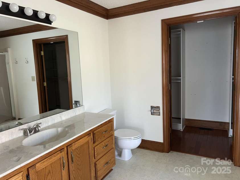 909 Woodhurst Drive, Monroe, NC 28110.  MLS# CAR4191822, YatesRealty ID 6831. 