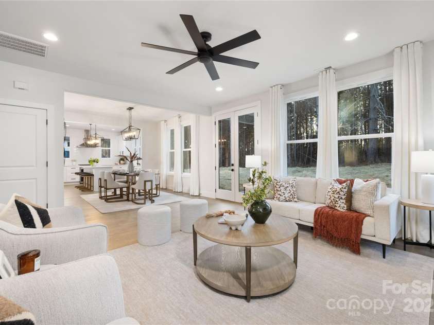 10605 Hampton Drive, Charlotte, NC 28227.  MLS# CAR4215439, YatesRealty ID 6832. 
