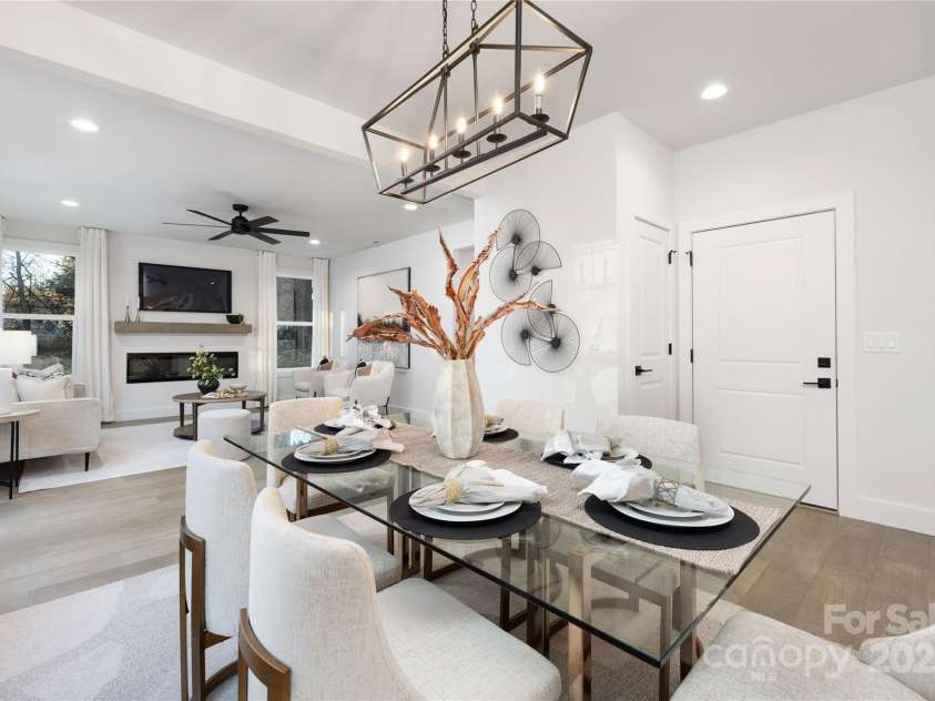 10605 Hampton Drive, Charlotte, NC 28227.  MLS# CAR4215439, YatesRealty ID 6832. 