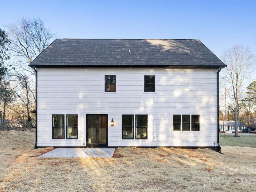 10605 Hampton Drive, Charlotte, NC 28227.  MLS# CAR4215439, YatesRealty ID 6832. 
