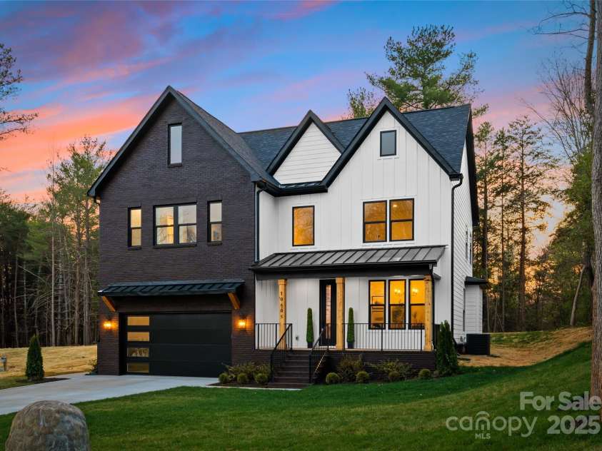 10605 Hampton Drive, Charlotte, NC 28227.  MLS# CAR4215439, YatesRealty ID 6832. 