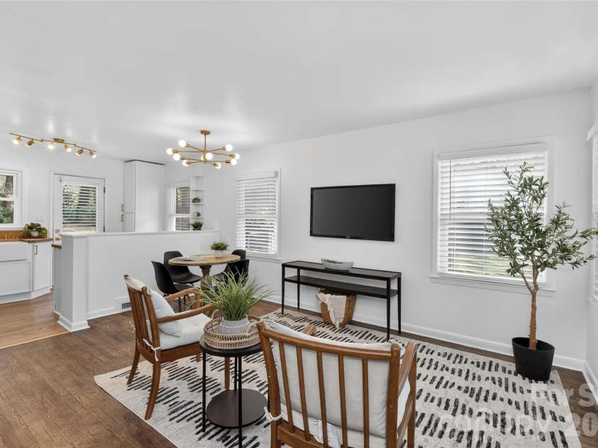 5412 Milhaven Lane, Charlotte, NC 28269.  MLS# CAR4395599, YatesRealty ID 6832. 