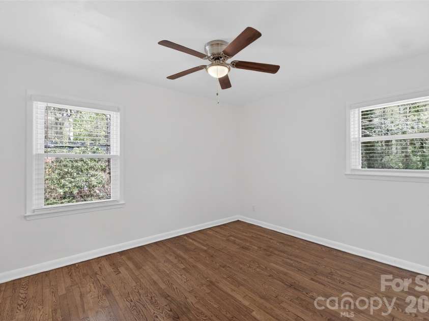 5412 Milhaven Lane, Charlotte, NC 28269.  MLS# CAR4395599, YatesRealty ID 6832. 