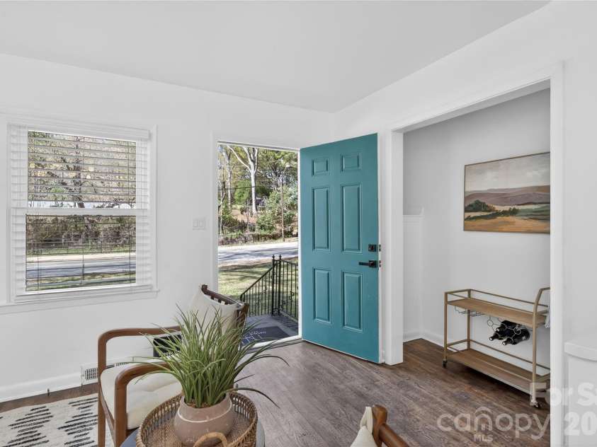 5412 Milhaven Lane, Charlotte, NC 28269.  MLS# CAR4414397, YatesRealty ID 6832. 