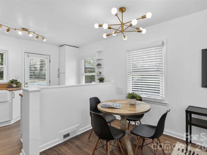 5412 Milhaven Lane, Charlotte, NC 28269.  MLS# CAR4414397, YatesRealty ID 6832. 