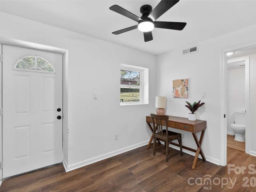 5412 Milhaven Lane, Charlotte, NC 28269.  MLS# CAR4414397, YatesRealty ID 6832. 
