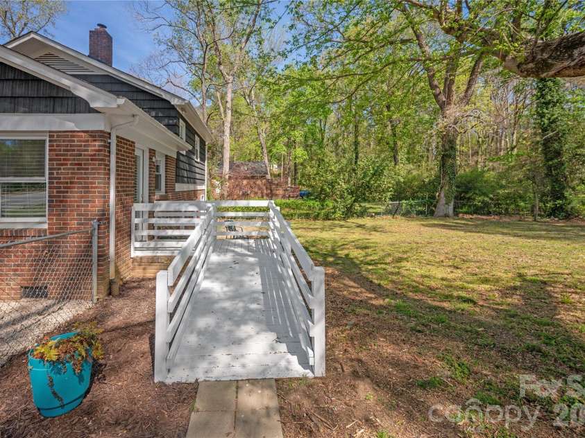 5412 Milhaven Lane, Charlotte, NC 28269.  MLS# CAR4414397, YatesRealty ID 6832. 